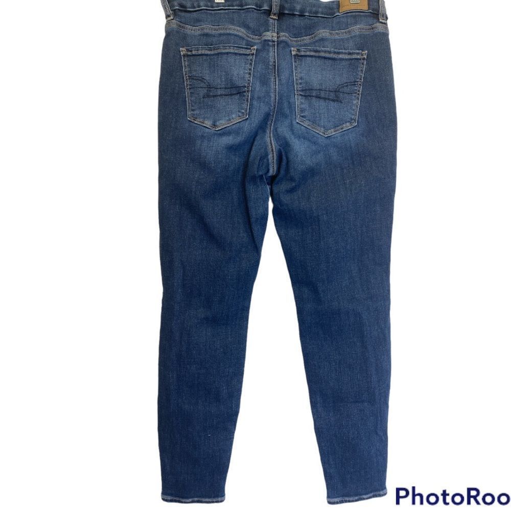 American Eagle Curvy Jegging Jeans Short - Picture 3 of 7